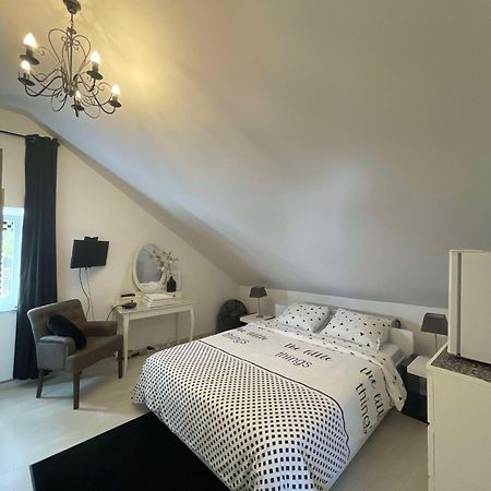 Bed and Breakfast Samos Babbis Херлен Экстерьер фото