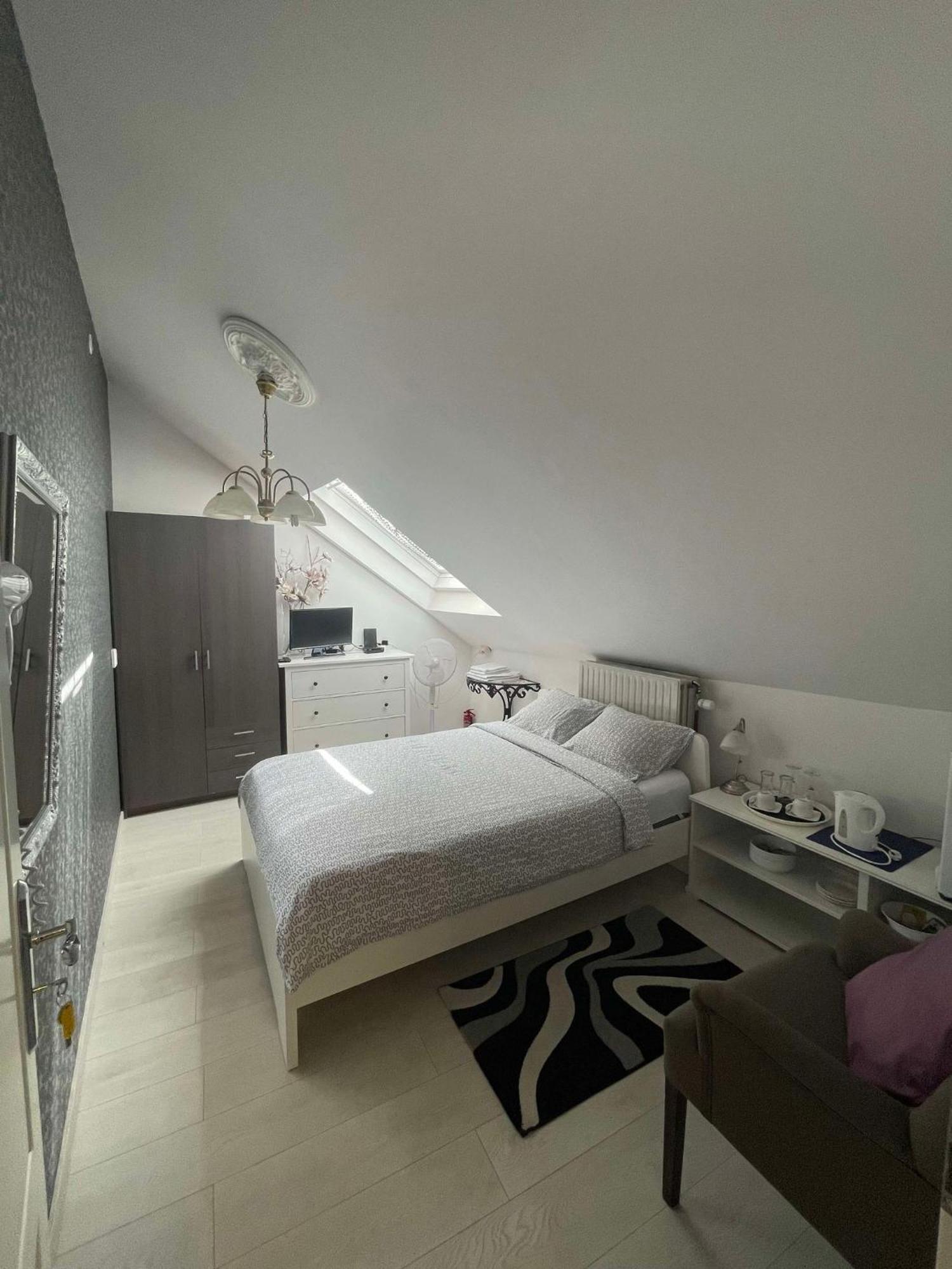 Bed and Breakfast Samos Babbis Херлен Экстерьер фото